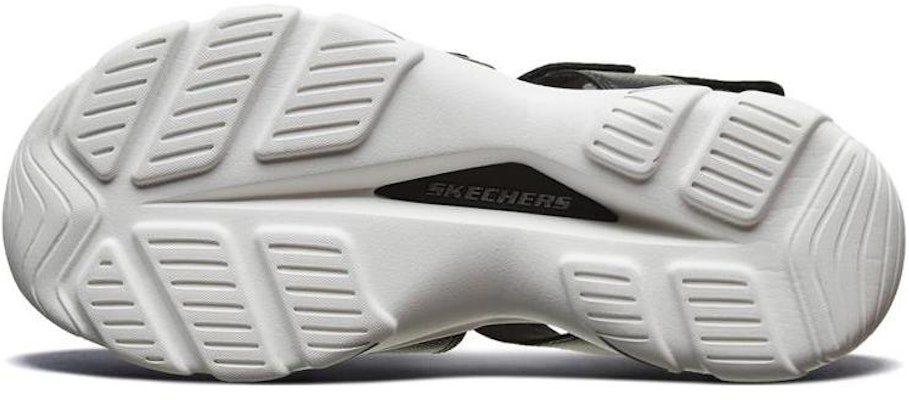 Skechers D'lites Ultra 運動休閒涼鞋 女款 黑白 Shop Skechers D'lites Ultra 運動休閒涼鞋 女款 黑白