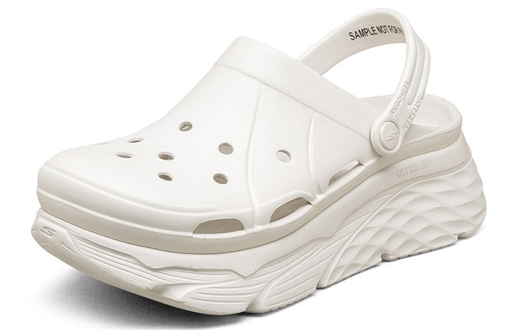 Shop Skechers Max Cushioning 泡泡鞋 休閒洞洞涼鞋 女款 白色