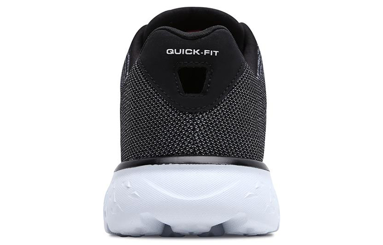 Shop Skechers Go Run 400 低筒 跑步鞋 女款 黑白拼色