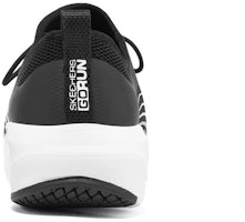 Skechers Go Run Elevate 緩震跑步鞋 女款 黑白 Shop Skechers Go Run Elevate 緩震跑步鞋 女款 黑白
