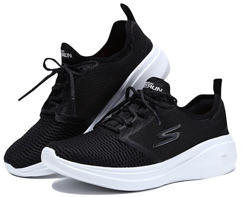 (W) 스케쳐스 고런 패스트 블랙/화이트 (Skechers Gorun 패스트 검/흰) 15100-BKW Lookbook (W) 스케쳐스 고런 패스트 블랙/화이트 (Skechers Gorun 패스트 검/흰) 15100-BKW