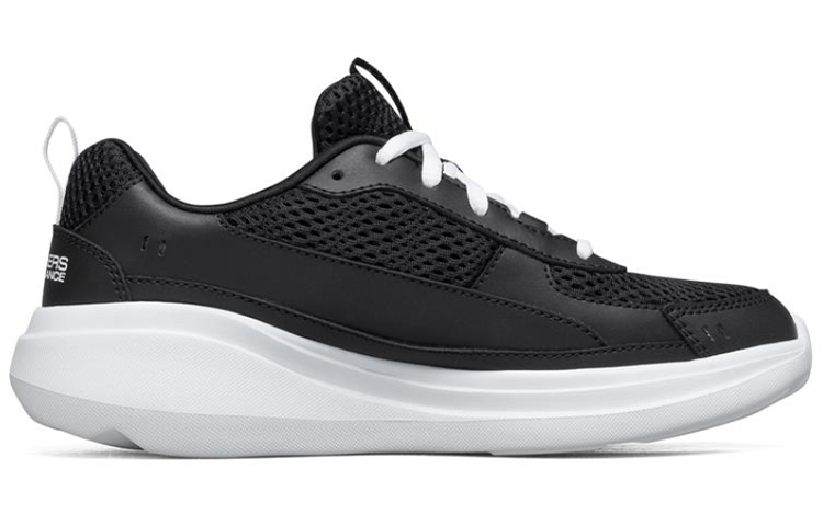 Order (W) Skechers Go Run Fast Hitam/Putih 667053-BKW
