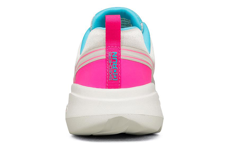 Shop Skechers Go Run Fast 低筒跑步鞋 女款 灰褐色