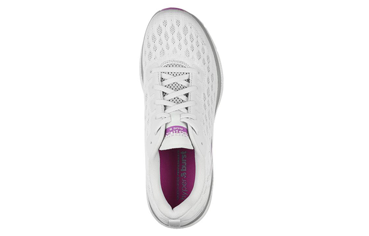 Shop Skechers Go Run Ride 9 低筒跑步鞋 女款 灰白色