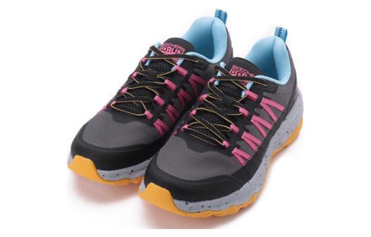 Lookbook (W) 스케쳐스 고런 트레일 알티튜드 리버락스 (블랙/그레이/핑크) 128203-BKLB