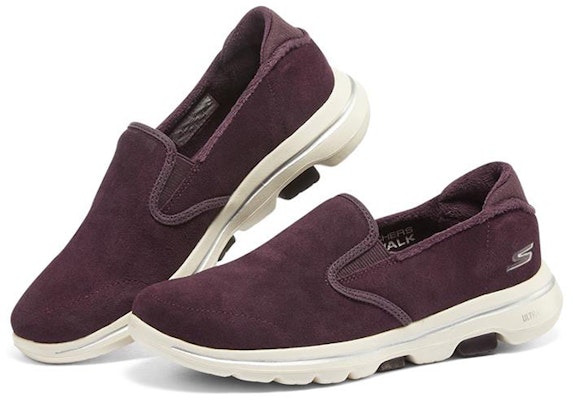 (W) Skechers Go Walk 5 'Burgundy Fleece' Sepatu Wanita Merah Tua. 896045-BURG Shop (W) Skechers Go Walk 5 'Burgundy Fleece' Sepatu Wanita Merah Tua. 896045-BURG