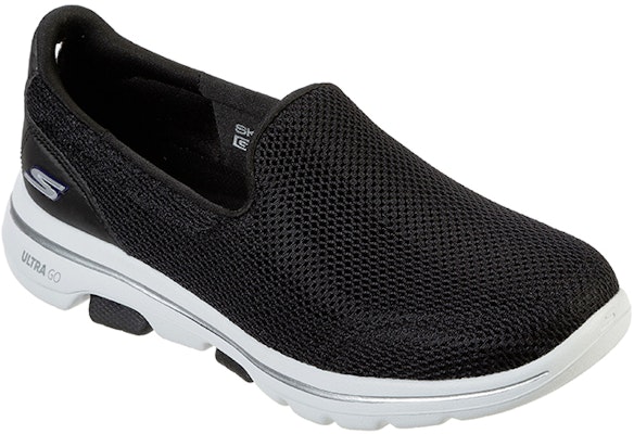 Skechers Go Walk 5 女款一腳蹬運動休閒鞋 黑白 Lookbook Skechers Go Walk 5 女款一腳蹬運動休閒鞋 黑白