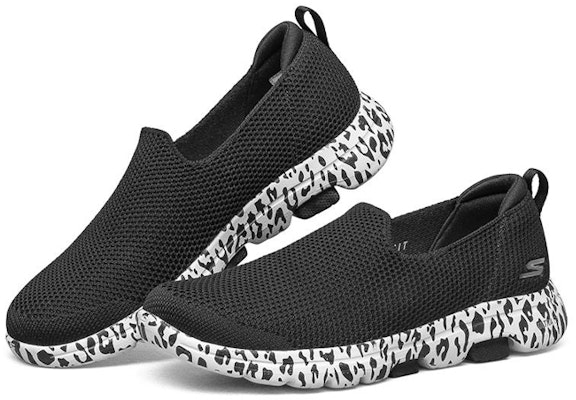 (W) 斯凯奇 Go Walk 5 休闲便鞋 黑/白 124205-BKW Lookbook (W) 斯凯奇 Go Walk 5 休闲便鞋 黑/白 124205-BKW