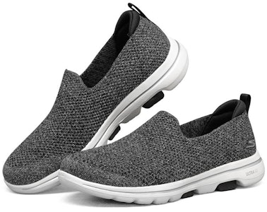 (W) Skechers Go Walk 5 Loafers Abu Putih 124162-BKW Lookbook (W) Skechers Go Walk 5 Loafers Abu Putih 124162-BKW