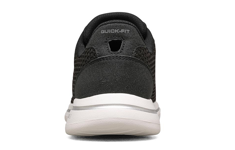 Shop Skechers Go Walk 5 低筒 跑步鞋 女款 黑色