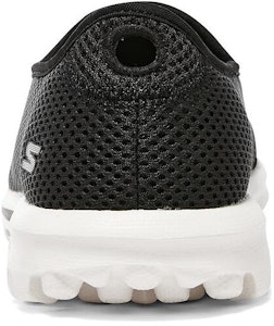 Skechers Go Walk Classic 防滑透氣 低筒 一腳蹬運動休閒鞋 女款 黑白 Shop Skechers Go Walk Classic 防滑透氣 低筒 一腳蹬運動休閒鞋 女款 黑白