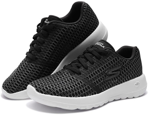 (W) 斯凯奇Go Walk Joy黑白色一脚蹬鞋 15606-BKW Lookbook (W) 斯凯奇Go Walk Joy黑白色一脚蹬鞋 15606-BKW