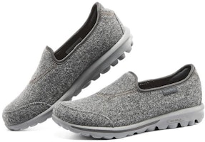 Skechers GO WALK Travel 輕便回彈 低幫 運動休閒鞋 女款 煤灰色 Lookbook Skechers GO WALK Travel 輕便回彈 低幫 運動休閒鞋 女款 煤灰色