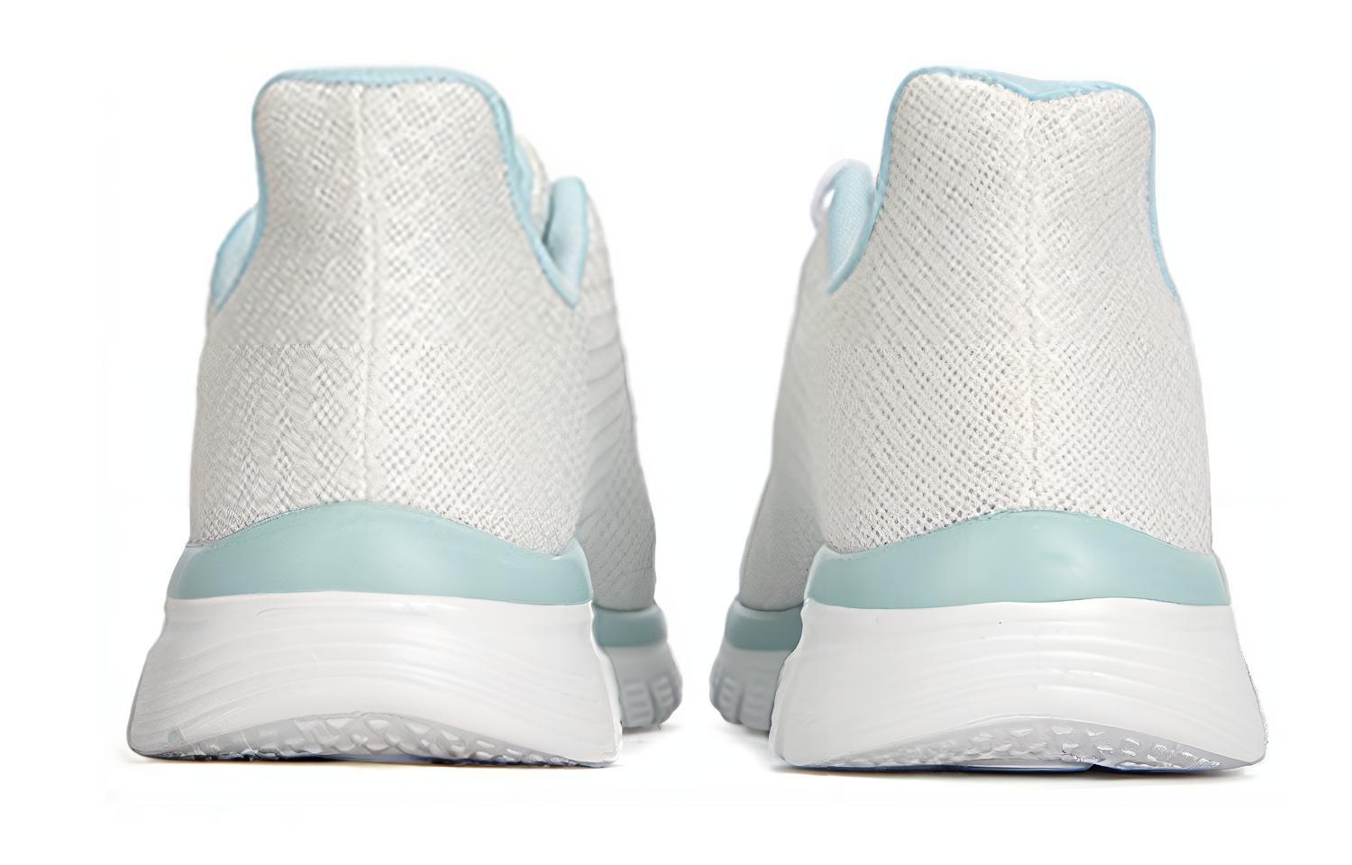 Shop Skechers 緩震 低幫 跑步鞋 女款 白綠