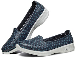 (W) Kasut Slip-on Skechers H2 Go Biru 14697-NVBL Lookbook (W) Kasut Slip-on Skechers H2 Go Biru 14697-NVBL