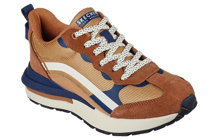Shop Skechers Halos-Infinite Jogger 可颂鞋 低筒運動休閒鞋 女款 棕色