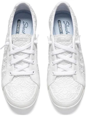 (W) Skechers Kasut Sneaker Rendah 'Putih' 100140-WHT Lookbook (W) Skechers Kasut Sneaker Rendah 'Putih' 100140-WHT