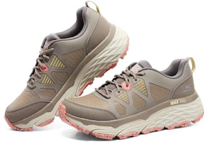 Shop Skechers Max 緩沖震防滑 低筒 跑鞋 女款 棕色
