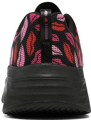 Skechers Max Cushioning ELITE 時尚圖樣 防滑耐磨 低筒 跑步鞋 女款 黑色 Shop Skechers Max Cushioning ELITE 時尚圖樣 防滑耐磨 低筒 跑步鞋 女款 黑色