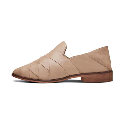 (W) Skechers Nurue 'Natural Weave Leather'