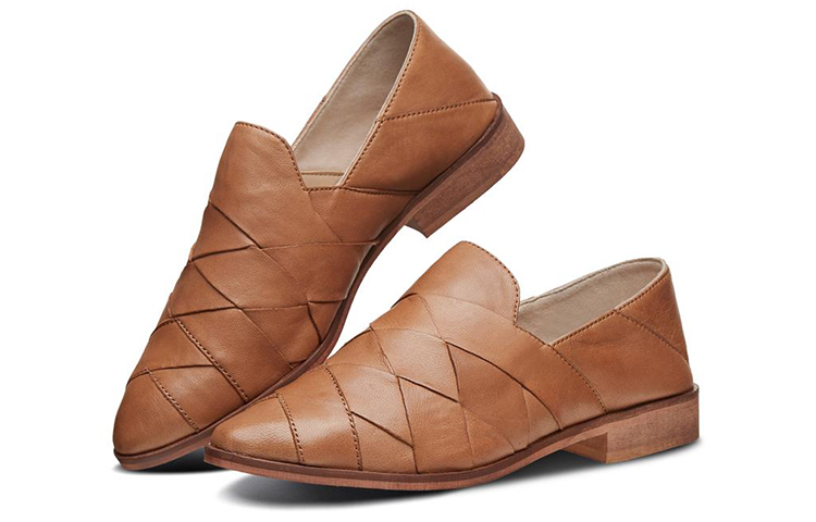 Lookbook (W) Skechers Nurue 'Casual Marrón Claro' 44660-TAN