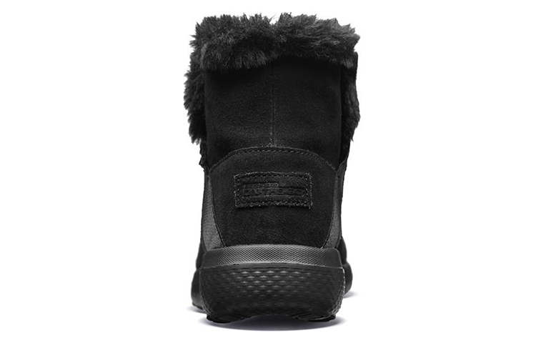 Shop Skechers On-The-Go Joy 雪地靴 女性款 黑色碳