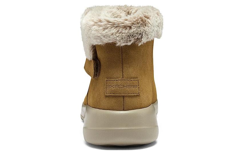Shop Skechers ON THE GO 一脚蹬 柔軟舒適 短筒 雪地靴 女款 黃色