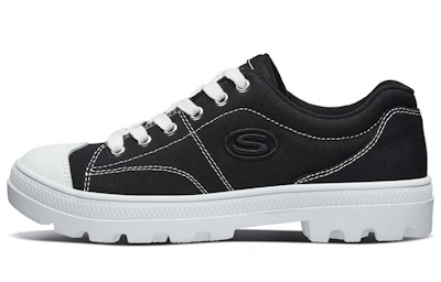 (Women) Skechers Roadies Low-Top Sneakers Black