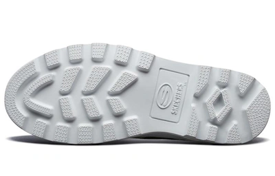 (Women) Skechers Roadies Low-Top Sneakers Black