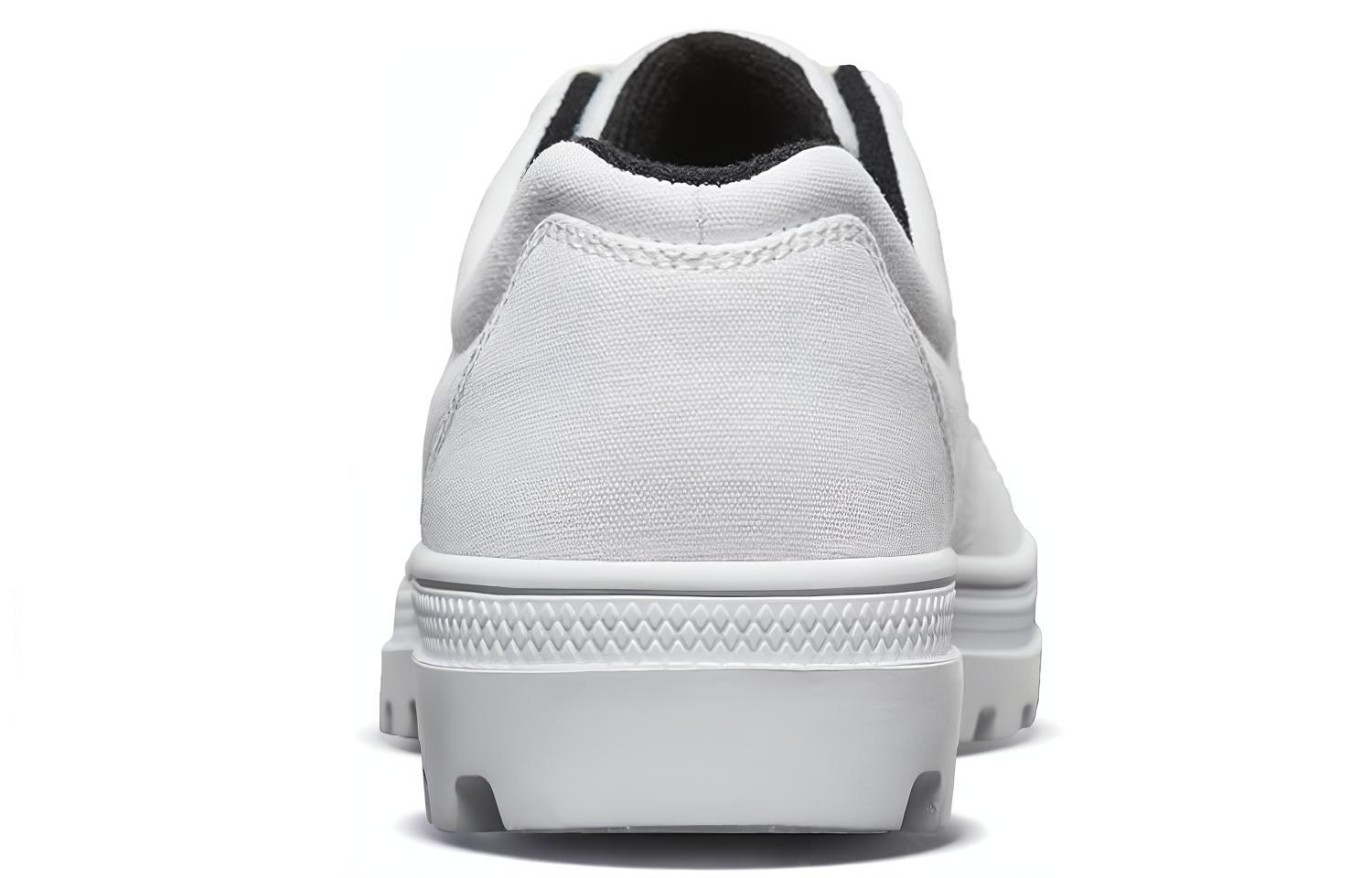 Shop Skechers Roadies 低筒帆布鞋 女款 白色