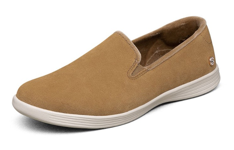 Shop Skechers 舒適運動休閒鞋 女款 栗色