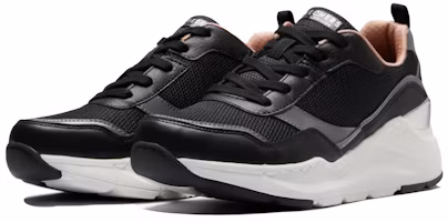 Shop Skechers Street 低筒運動鞋 女款 黑色