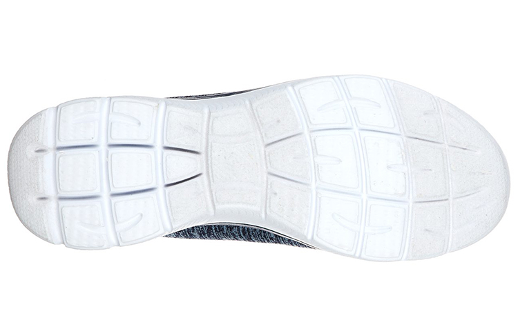 Shop Skechers 女款 Summits Quick Getaway 低帮跑步鞋 藍粉