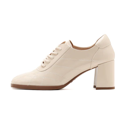 (W) Staccato Beige 'Academy British Style Vintage Lace-up Square-Toe Heels'