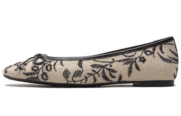 Buy (W) スタッカート フラットポインテッドトゥ「アプリコットホワイト」 SZP9UR13DC1AQ1