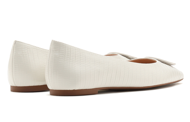 Shop (W) Staccato 复古方头平底鞋 '奶油色' SZP9UR19DD1CQ1