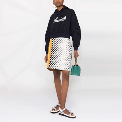 (W) Stella McCartney Hoodie Logo Print Biru Laut Potongan Pendek. 603682SPW05-4000 Lookbook (W) Stella McCartney Hoodie Logo Print Biru Laut Potongan Pendek. 603682SPW05-4000