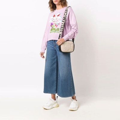 (W) Stella McCartney SS22 Baju Sweater Wanita Ungu Cetak Kartun. 604390SPW43-5601 Lookbook (W) Stella McCartney SS22 Baju Sweater Wanita Ungu Cetak Kartun. 604390SPW43-5601