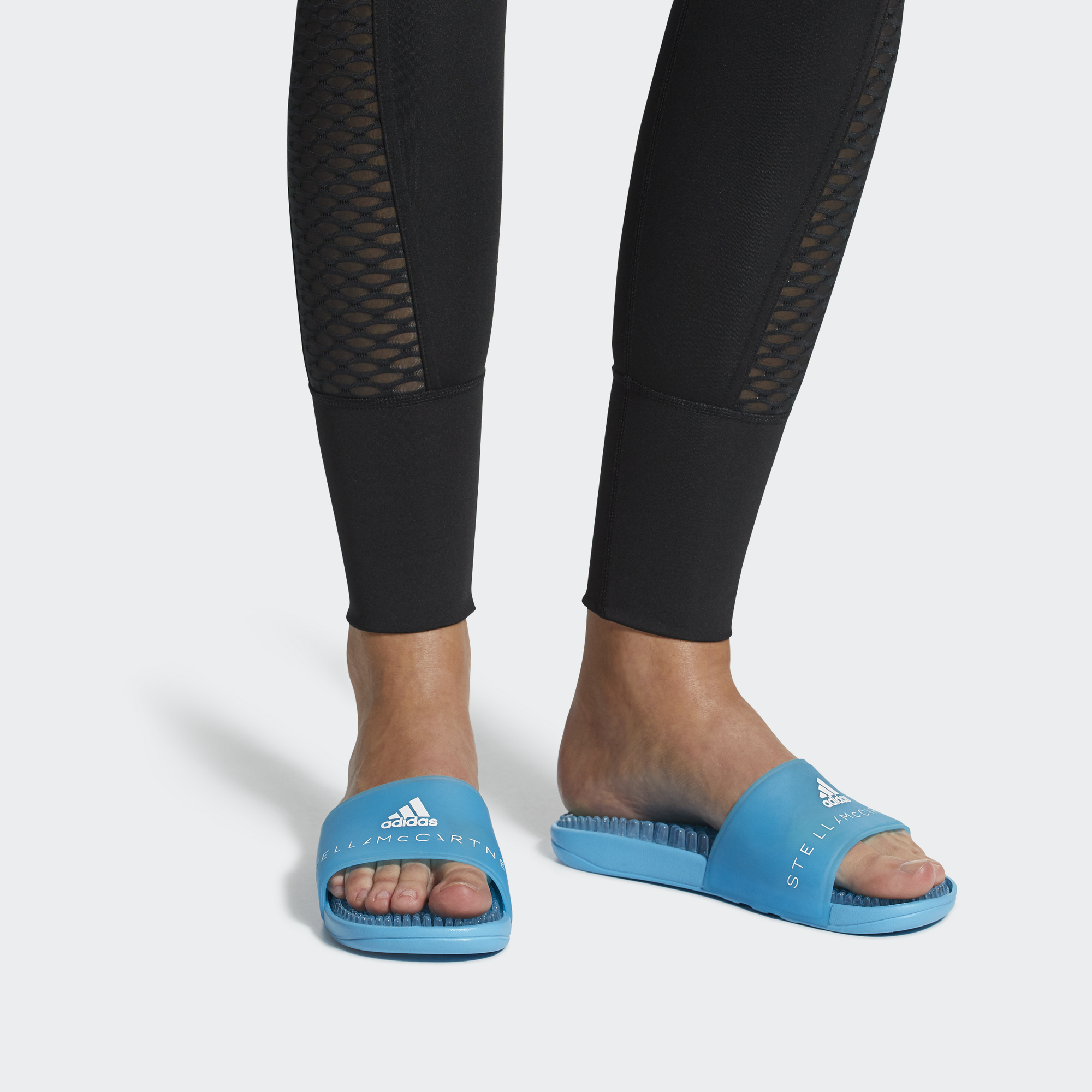 Sizing (W) Stella McCartney x adidas Adissage Sandales ''Bleu Miroir'' BB6255