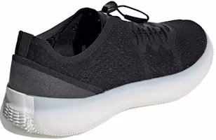 Shop 愛迪達 Pureboost 女款訓練鞋 S. 黑白