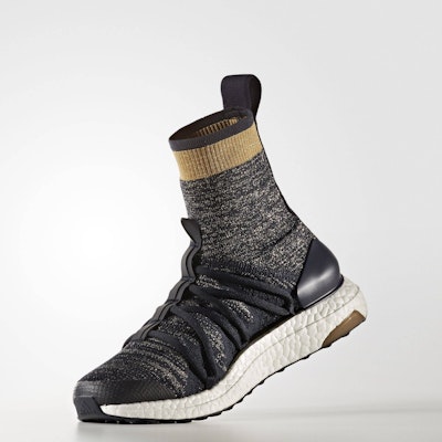 阿迪达斯 Ultraboost 舒適耐磨減震 高幫運動跑步鞋 女款 黑 Buy 阿迪达斯 Ultraboost 舒適耐磨減震 高幫運動跑步鞋 女款 黑