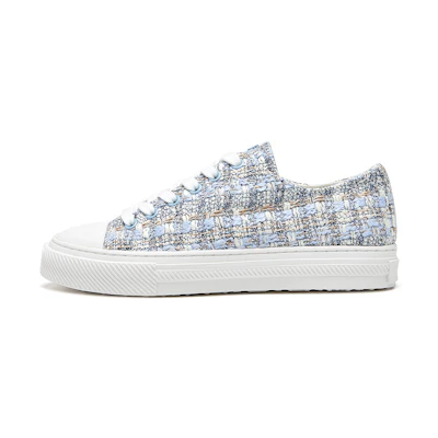 (W) Stuart Weitzman Ollie 'Clear Sky Blue'