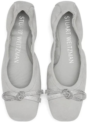 (W) Stuart Weitzman Flats Ujung Lancip 'Suede Abu Mutiara' Nyaman SW3502024 Lookbook (W) Stuart Weitzman Flats Ujung Lancip 'Suede Abu Mutiara' Nyaman SW3502024
