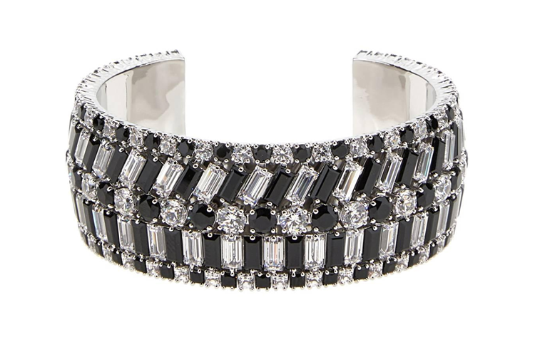 (Women) Swarovski  Fashion Crystal Zircon Bracelet Elegant Jewelry. 5615330