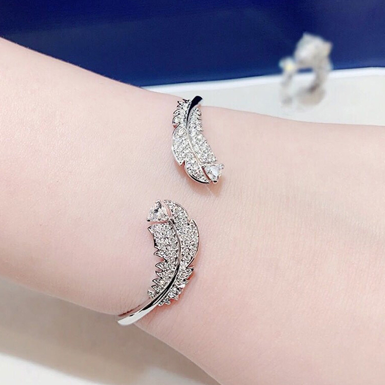 Shop (W) スワロフスキー ナイス ロジウムメッキ ブレスレット レディース プラチナカラー 5482915