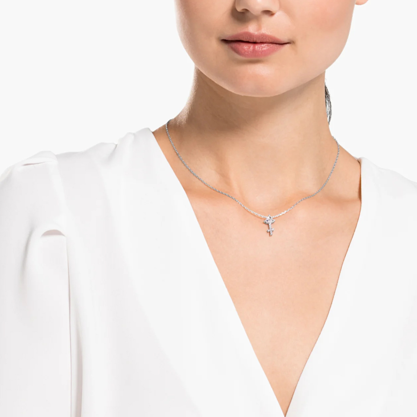 (Women) Swarovski Sagittarius Zodiac Silver Necklace for Women with Crystal Pendant. 5563897 圖 4