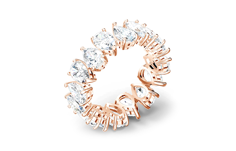 Shop (W) 施華洛世奇維托雷玫瑰金鍍層梨形戒指，專為女性設計。 5585425