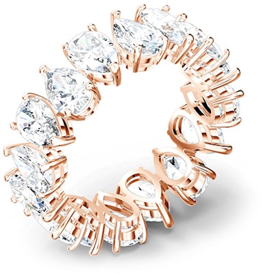 (W) 施華洛世奇維托雷玫瑰金鍍層梨形戒指,專為女性設計。 5585425 Shop (W) 施華洛世奇維托雷玫瑰金鍍層梨形戒指,專為女性設計。 5585425