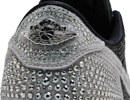 (W) (女性用)スワロフスキー x エア ジョーダン 1 ロー OG 'ステルス' HM9208-001 HM9208-001 1