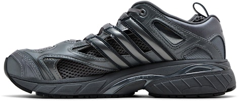 (W) Taqwa Bint Ali x adidas Adistar Pose 'Iron Metallic' Sepatu IH8562 Lookbook (W) Taqwa Bint Ali x adidas Adistar Pose 'Iron Metallic' Sepatu IH8562